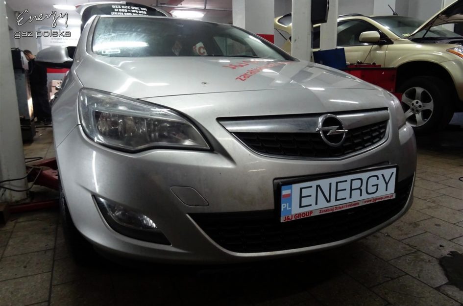 Opel Astra 1.6 2011r LPG