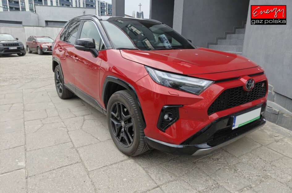 Toyota rav4 2.5 218km 2025r hybryda LPG
